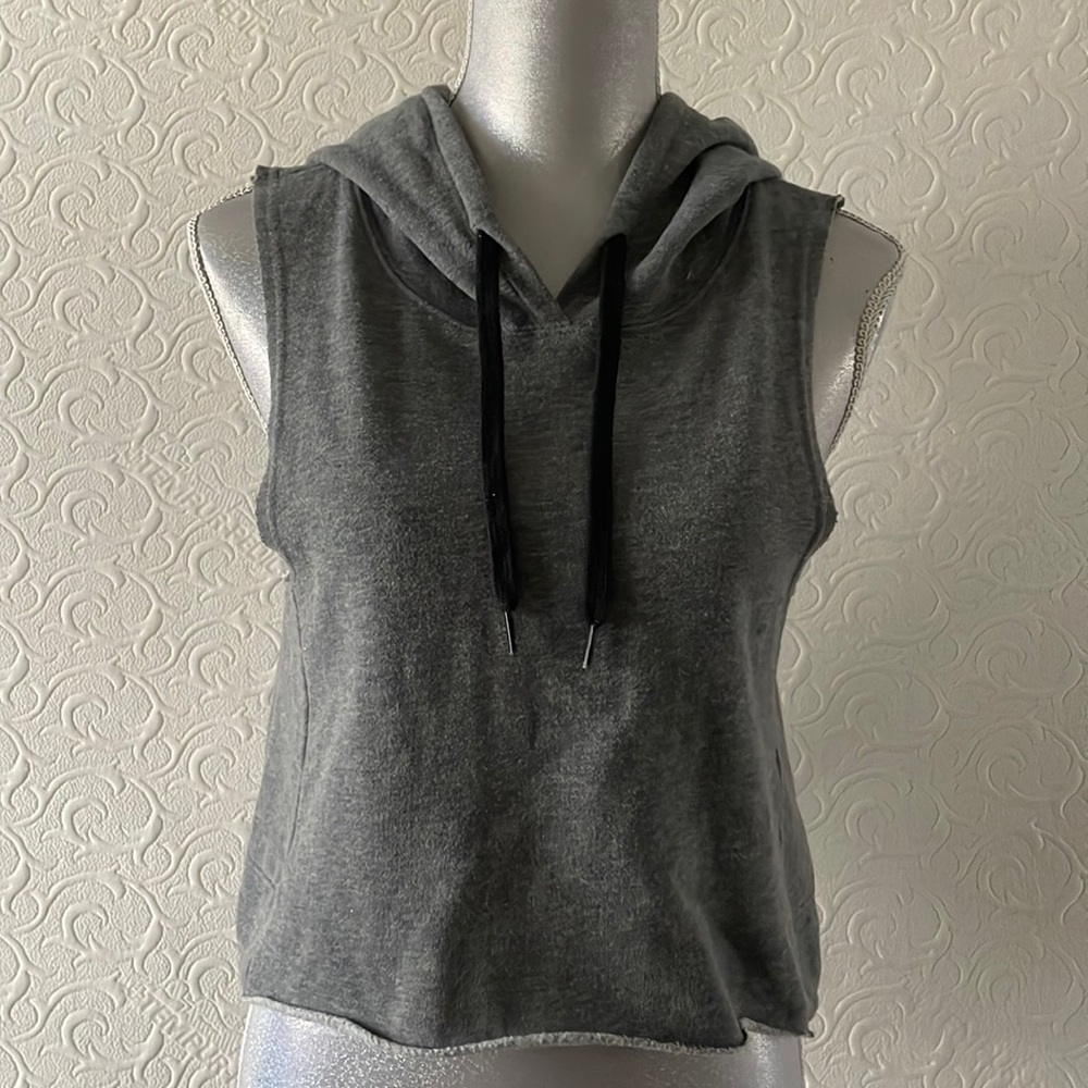 Sleeveless sweatshirt cropped